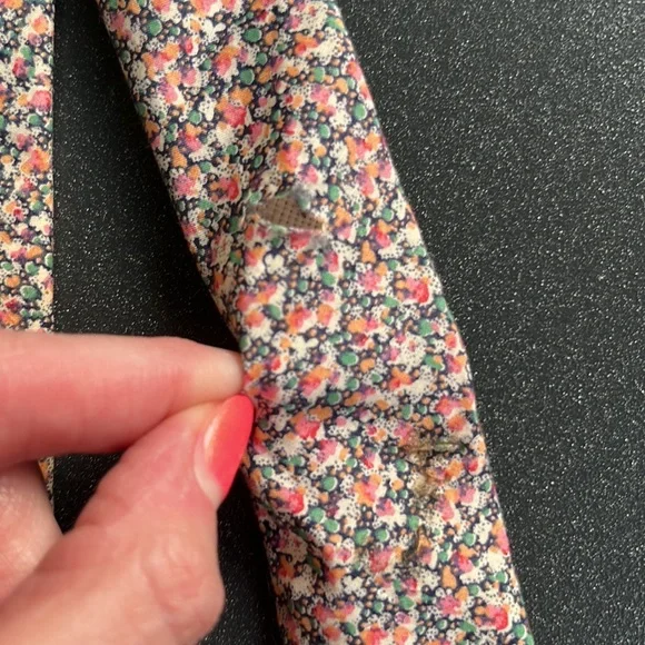 2 floral liberty of London vintage ties. - Picture 5 of 9